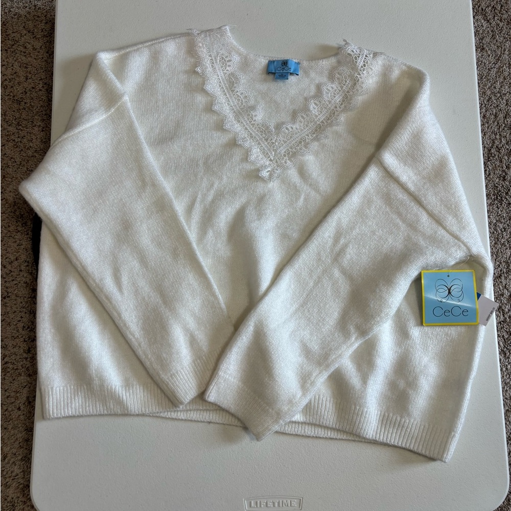 NWT CeCe White V-Neck Sweater with Lace Detail - Picture 4 of 8